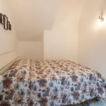 Domus Maresca Holiday home