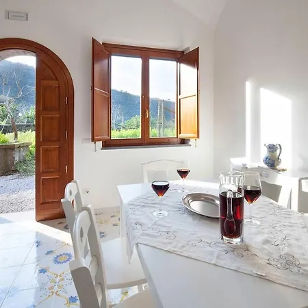 Domus Maresca Holiday home